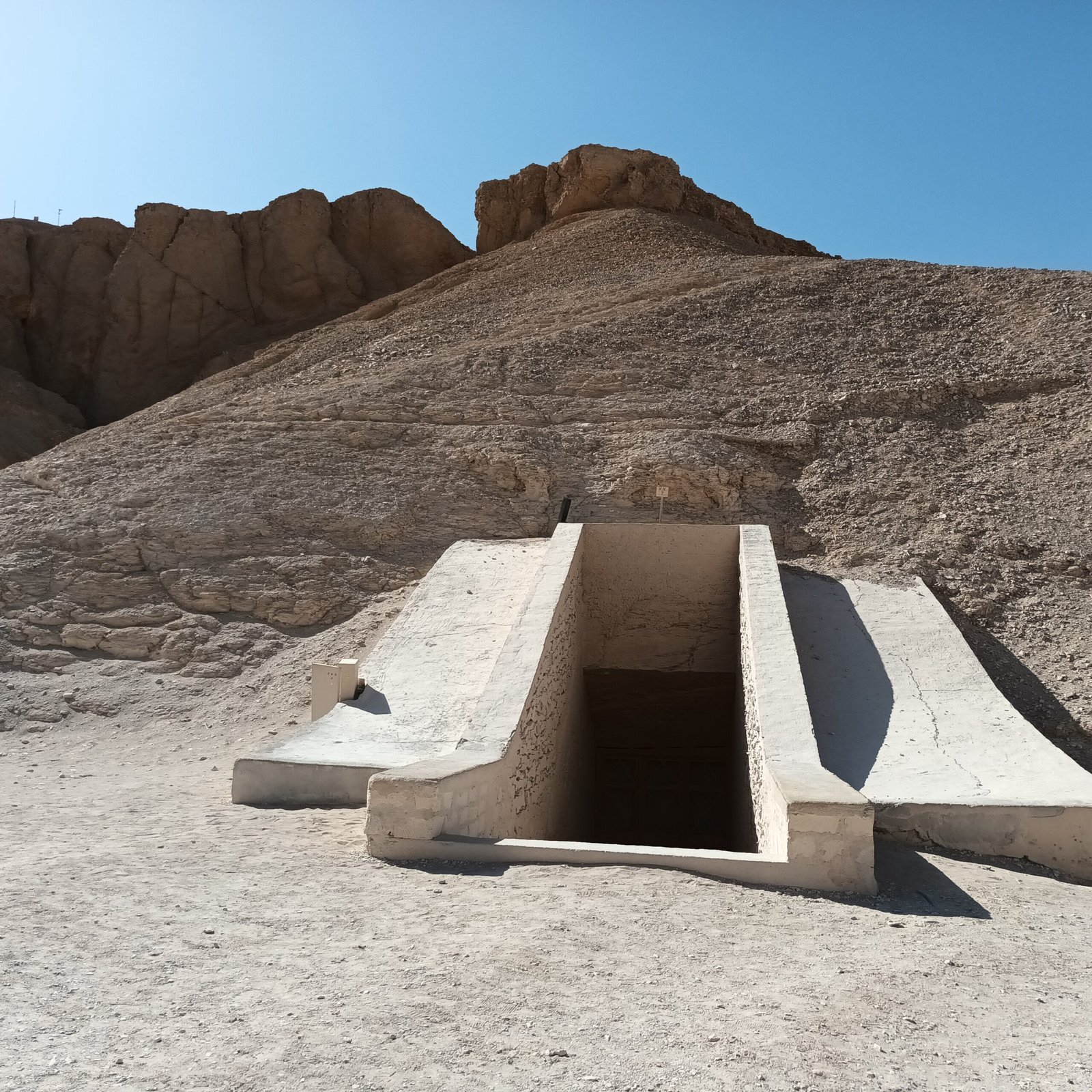 ٢٠٢٤٠٥٠٤_١٦٢٨٠٦ Luxor two days trip from Hurghada - Image 6